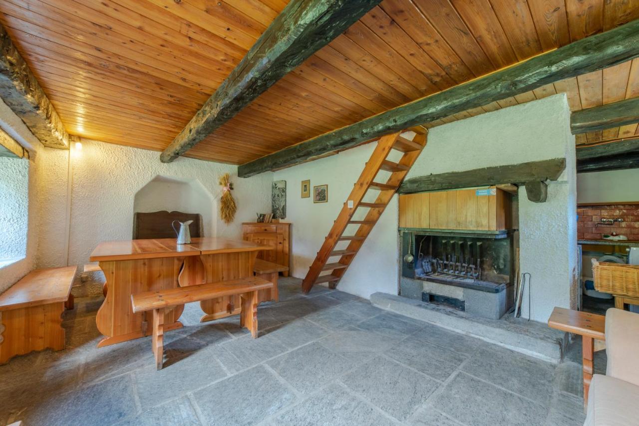 Voglia Di Veglia Hotel Varzo Bagian luar foto