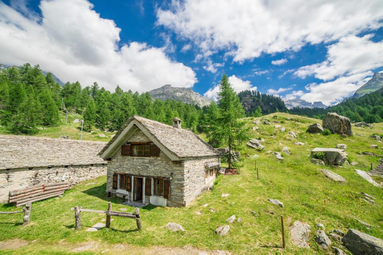 Voglia Di Veglia Hotel Varzo Bagian luar foto