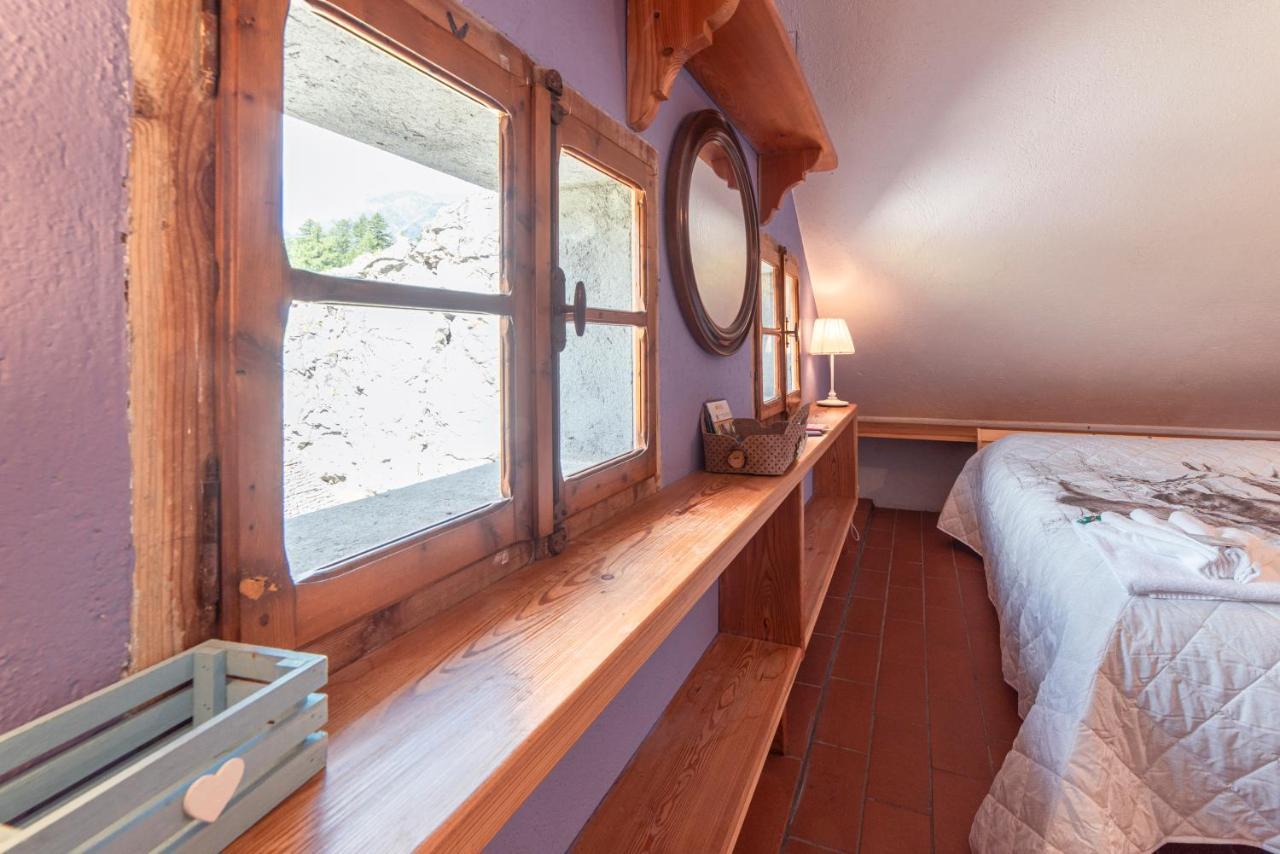 Voglia Di Veglia Hotel Varzo Bagian luar foto