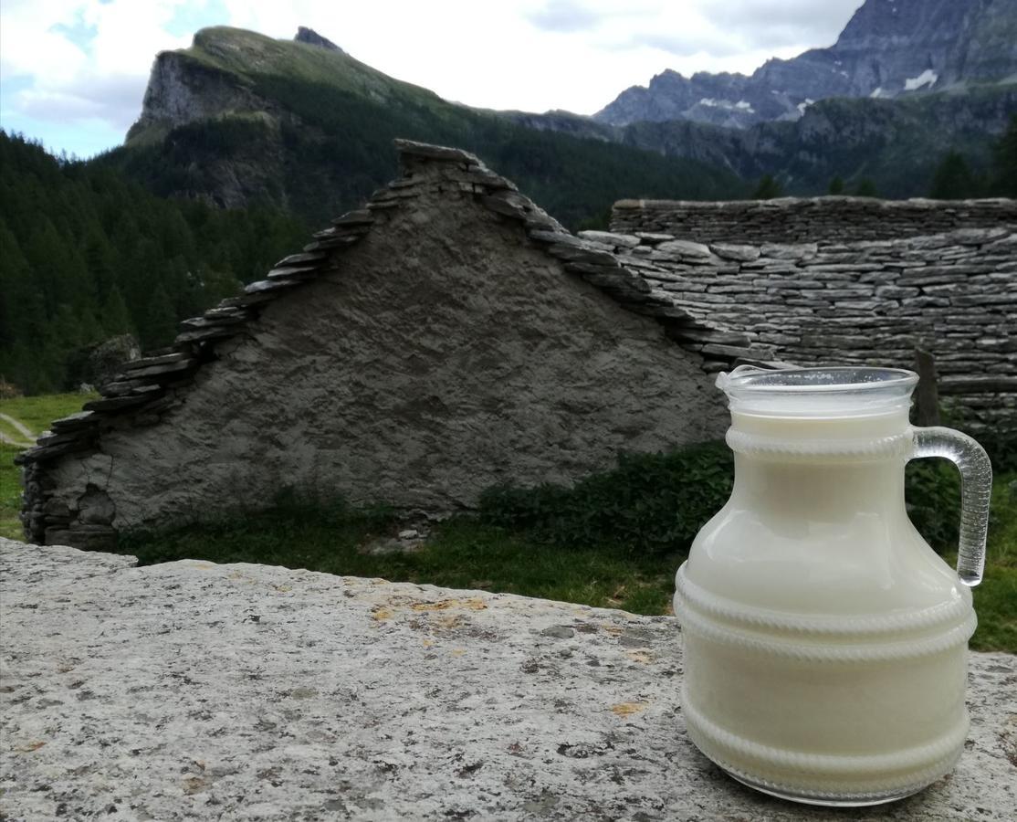 Voglia Di Veglia Hotel Varzo Bagian luar foto